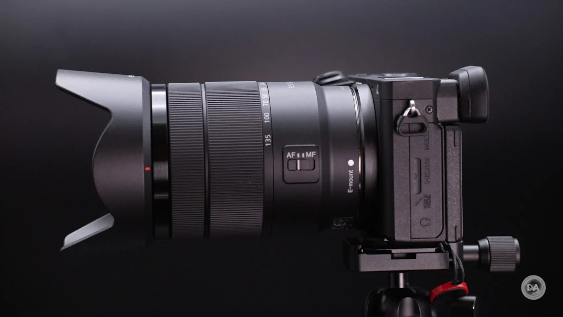 E 18-135mm F3.5-5.6 OSS SEL18135のレビュー比較まとめ。325gの軽さと